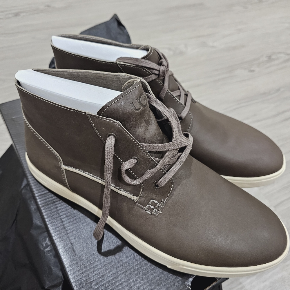 New NWT UGG Australia Kramer High Top Leather Sneakers Light Olive Green Sz 12